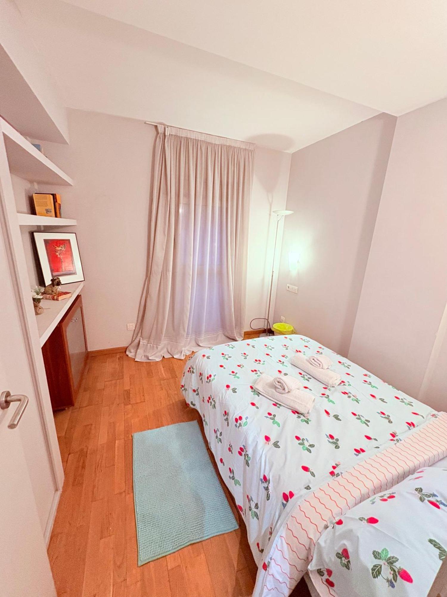 Stunning Flat For 5 People With Breakfast Included With Sagrada Familia Church View Apartamento