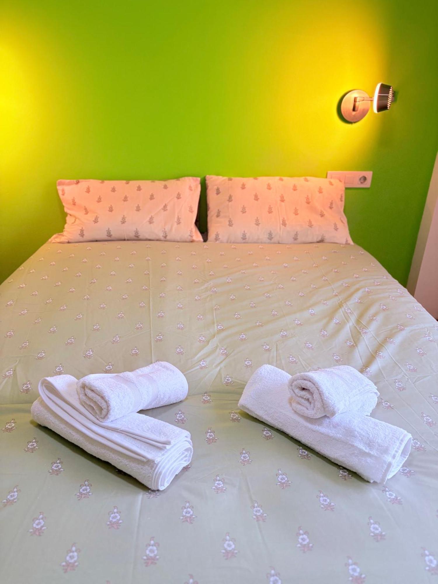 Stunning Flat For 5 People With Breakfast Included With Sagrada Familia Church View Apartamento Barcelona