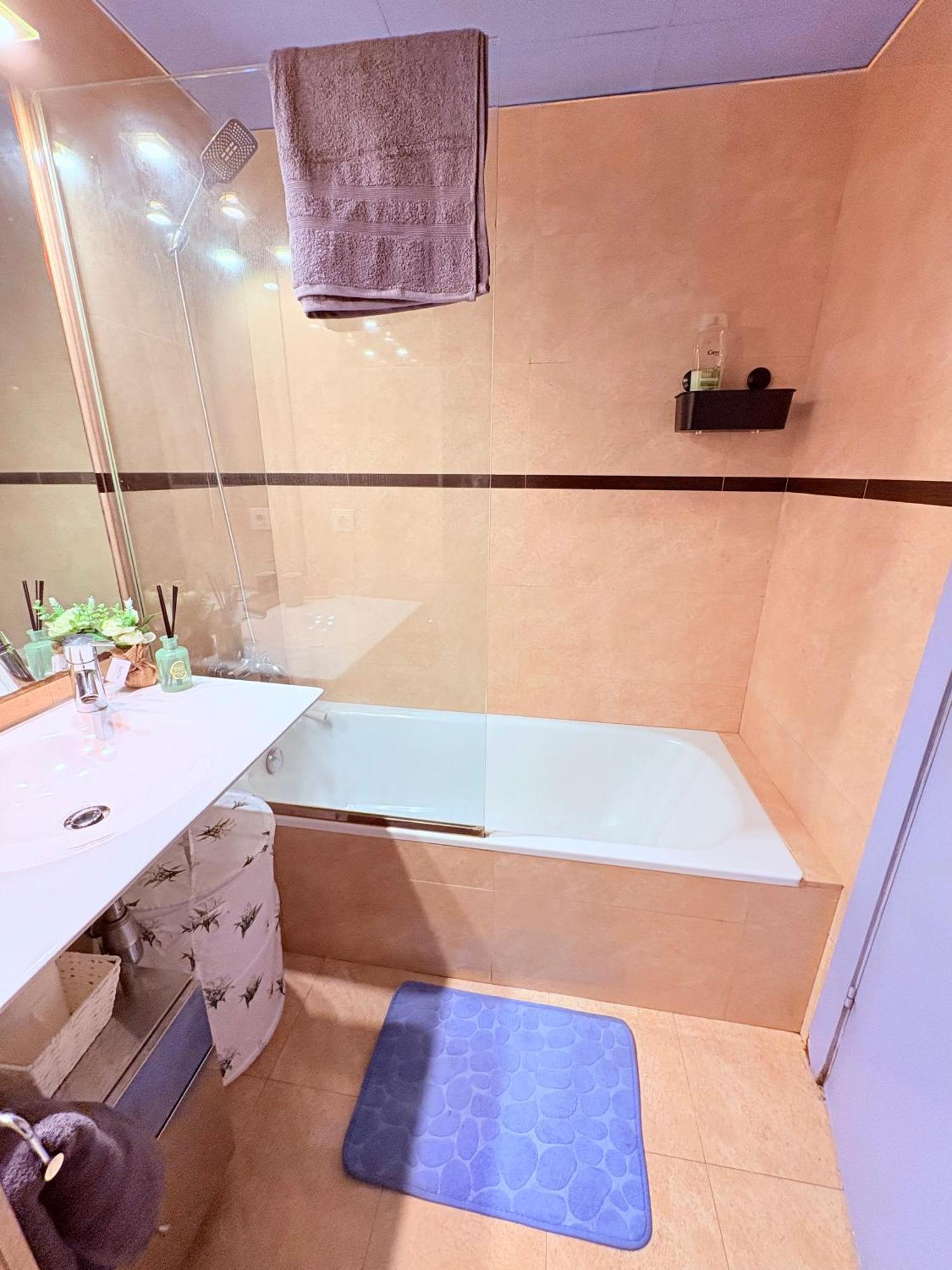 Stunning Flat For 5 People With Breakfast Included With Sagrada Familia Church View Apartamento Barcelona