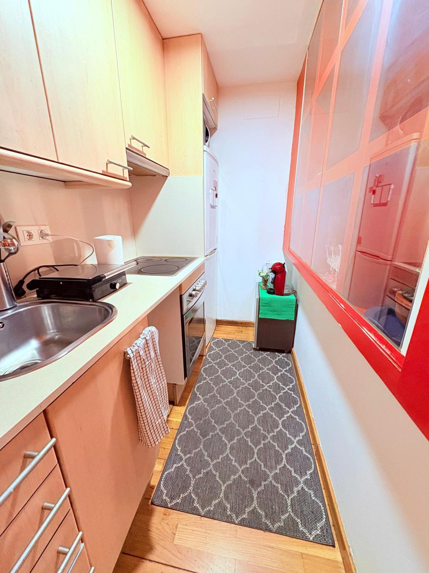 Stunning Flat For 5 People With Breakfast Included With Sagrada Familia Church View