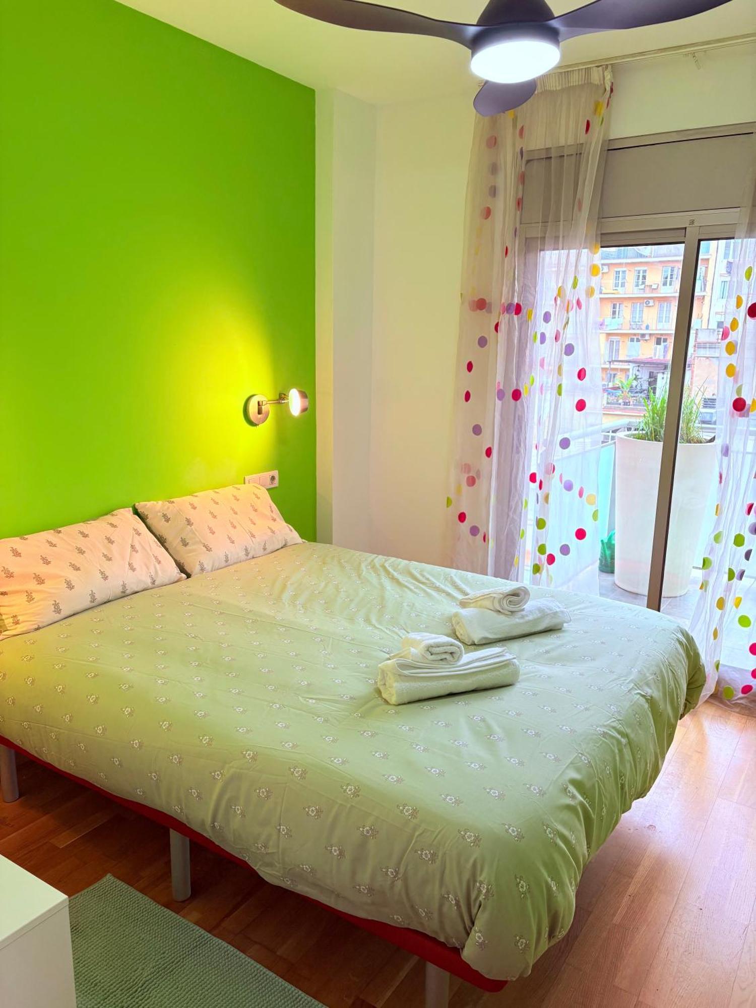 Stunning Flat For 5 People With Breakfast Included With Sagrada Familia Church View Apartamento