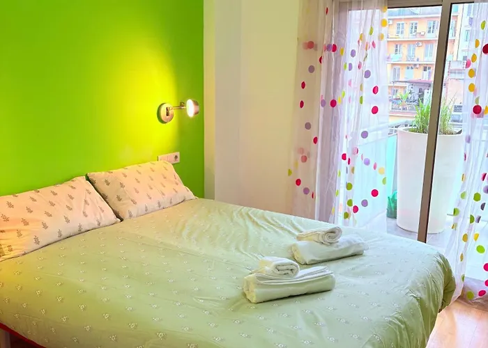 Stunning Flat For 5 People With Breakfast Included With Sagrada Familia Church View