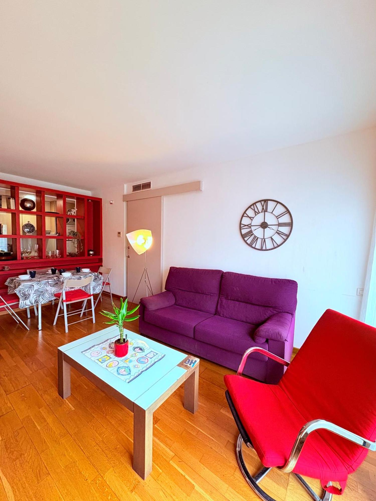 Stunning Flat For 5 People With Breakfast Included With Sagrada Familia Church View Apartment Barcelona