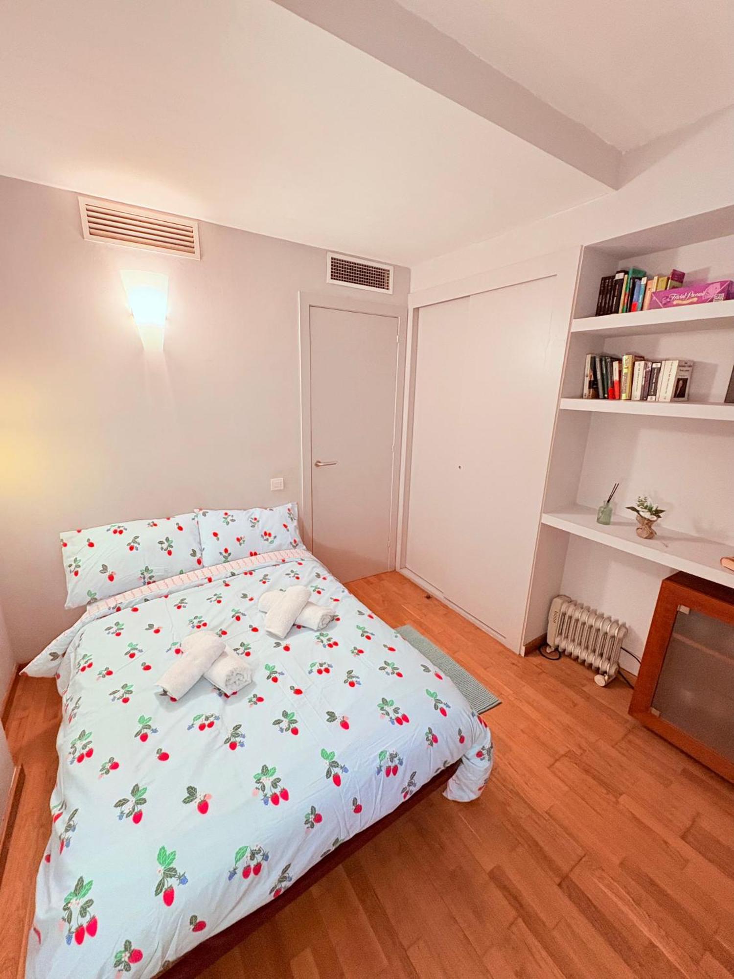 Stunning Flat For 5 People With Breakfast Included With Sagrada Familia Church View