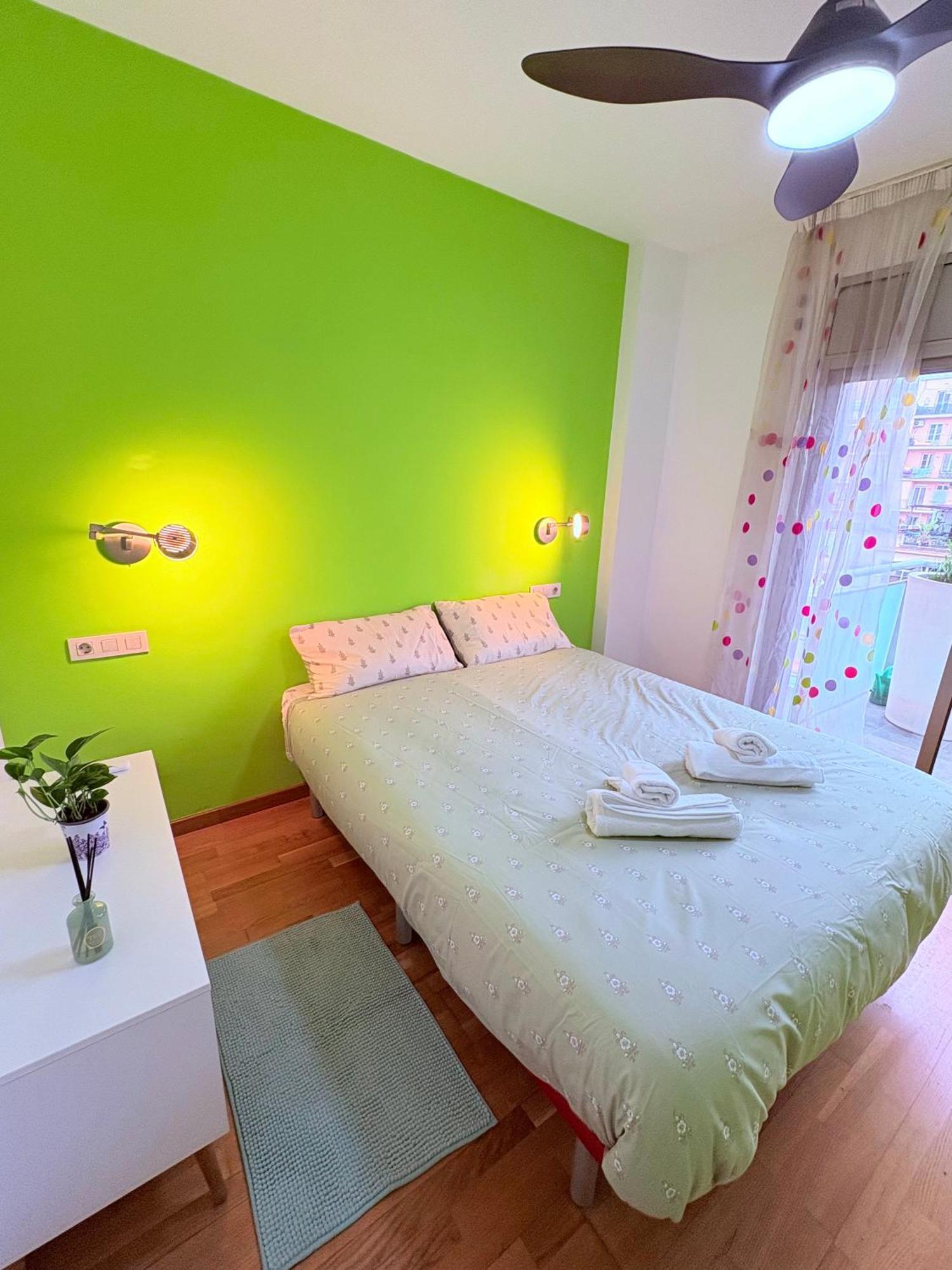 Stunning Flat For 5 People With Breakfast Included With Sagrada Familia Church View
