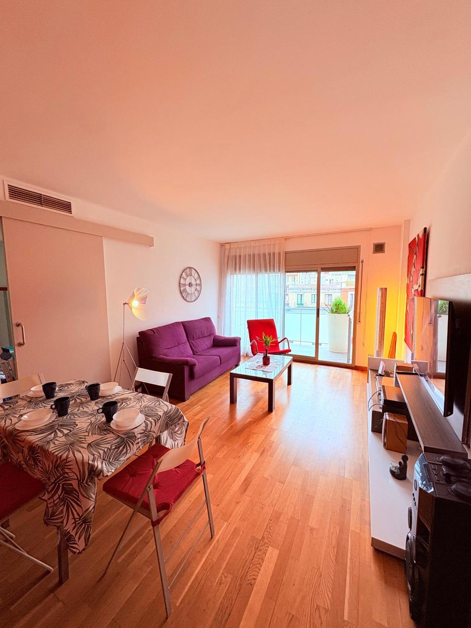 Stunning Flat For 5 People With Breakfast Included With Sagrada Familia Church View Barcelona