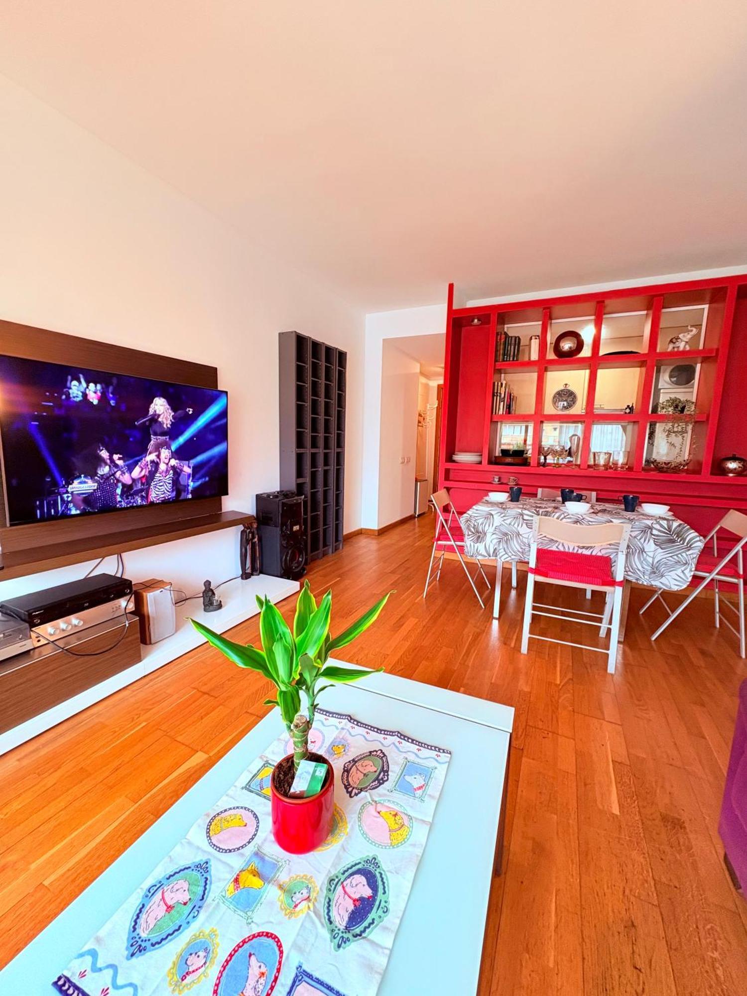 Stunning Flat For 5 People With Breakfast Included With Sagrada Familia Church View