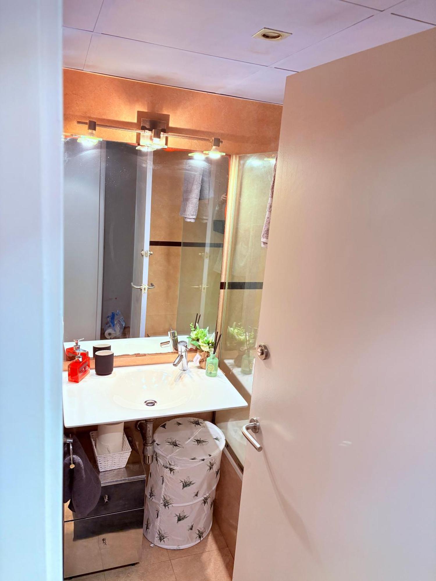 Stunning Flat For 5 People With Breakfast Included With Sagrada Familia Church View Apartment